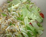 Foto langkah ke 4 dari resep Tumis kubis tauge.
