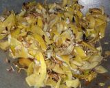 Foto langkah ke 4 dari resep Tumis jantung pisang.