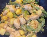 Une image de l'étape 5 de Poulet à l’ananas.
