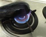A picture of step 1 of Brinjal chokha.