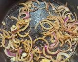 Foto del paso 2 de la receta: Cebolla caramelizada para acompañar tus carnes 🤌🏻