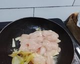 Foto langkah ke 3 dari resep Ayam dan sosis Kecap Mentega.