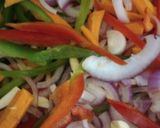 Foto del paso 3 de la receta: Pollo al vino blanco sobre colchón de verduras