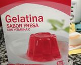 Foto del paso 8 de la receta: Tarta de yogur de fresa