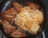 Foto del paso 1 de la receta: Fideos ramen con jurel atomatado + papas fritas en cubitos 🍜