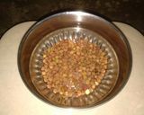 A picture of step 1 of Chana Masala.