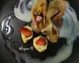 Foto langkah ke 6 dari resep Banana Strawberry Crepes |Rice paper.