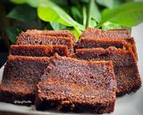 Foto langkah ke 7 dari resep Kue Bolu Karamel Sarang Semut.