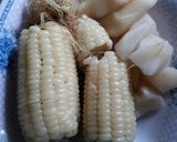 Hình bước làm 2 của món Sữa lê + bắp nếp cho bé