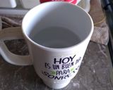 Foto del paso 3 de la receta: Licuado de banana SIN LICUADORA