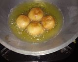 Foto langkah ke 6 dari resep Roti Goreng Isi Sosis dan Seres.