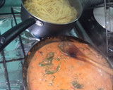 Foto del paso 3 de la receta: Pasta con acelga y salsa blanca/roja