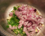 Foto del paso 3 de la receta: Choquitos a la plancha en su tinta, con aceite de ajo y perejil