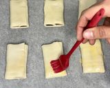 Foto del paso 3 de la receta: Napolitanas de chocolatinas kinder