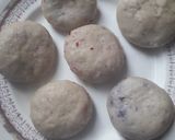 A picture of step 7 of Chinese rose cake.