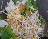 Foto langkah ke 5 dari resep 🍜 Bihun Goreng Ala Jesslyn Orlane.