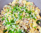 Foto langkah ke 4 dari resep Tahu telur scramble saus inggris.