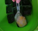 Foto langkah ke 2 dari resep Kue talam takir pandan jagung (kue tako).