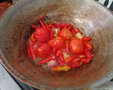 Foto langkah ke 2 dari resep Sambal Tomat Pelengkap "Nasi Kuning".