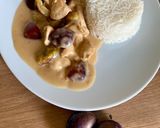 Une image de l'étape 6 de Émincé de poulet aux quetsches, miel, crème fraîche et vin moelleux.