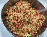 Foto del paso 2 de la receta: Salpicón de pimientos, tomates y arroz