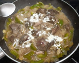 Foto del paso 4 de la receta: Higaditos encebollados con pimientos