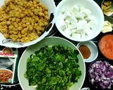 A picture of step 1 of Chole Paneer Methi Malai.