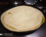 A picture of step 4 of Green dhania chutney parantha.