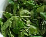 Foto langkah ke 1 dari resep Tumis daun pare dan teri.