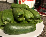 Foto del paso 1 de la receta: Calabacitas rellenas 🧀