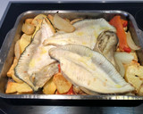 Foto del paso 4 de la receta: Rodaballo con patatas al horno sobre escalibada