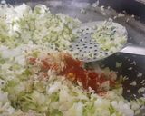 A picture of step 4 of Cabbage and capsicum sabzi.