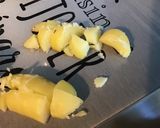 Une image de l'étape 15 de Salade marinée de pommes de terre, patates douces violettes, harengs, tomates et poivron.