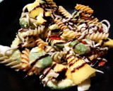 Foto del paso 5 de la receta: Ensalada de pasta con gulas