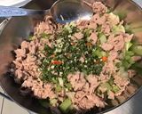 A picture of step 4 of Marinated Celery Salad with Tuna and Lemon.