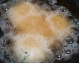 A picture of step 7 of Medu Vada.