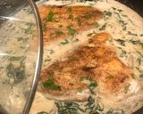 صورة لخطوة 7 من وصفة سالمون مشوي بالكريمة و السبانخ - Roasted Salmon with Cream and Spinach 🌟