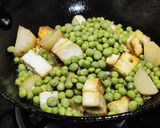 A picture of step 1 of Aloo matar paneer ki sabzi.