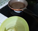 Foto langkah ke 5 dari resep Martabak Pandan Teflon.