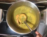 A picture of step 5 of Broccoli egg drop soup with prawns.