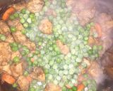Foto del paso 5 de la receta: Pollo Arvejado con Puré