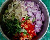 Foto langkah ke 3 dari resep Nasi Daun Jeruk dengan Udang dan Sambal Matah.
