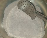 A picture of step 2 of Ragi idiyappam.