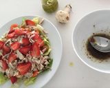 Foto del paso 4 de la receta Ensalada de sobras de pollo con fresas para niños