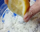 Foto del paso 3 de la receta: Pan sabor provenzal c/limón (e/parrilla del horno) 🍞⬇️⊂(•‿•⊂ )