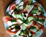 Foto del paso 6 de la receta: Ensalada caprese con aguacate