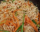 A picture of step 5 of Crustless Instant Noodle Cake.