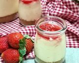 Foto langkah ke 3 dari resep Strawberry Cheese Cake🍓.