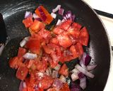 Foto del paso 2 de la receta: Omelette de queso de almendras, jamón de pavo, champiñones y hogao 🍅 en 15 minutos