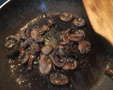 Foto del paso 1 de la receta: Guisantes con bacon y champiñones
